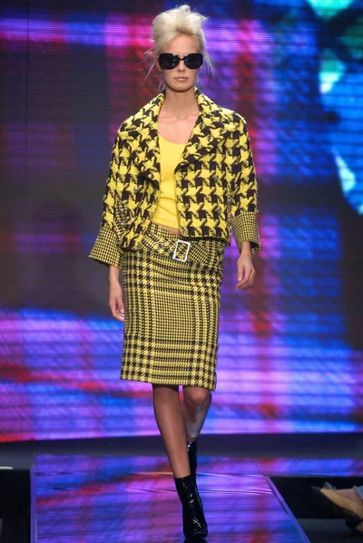 Look 3